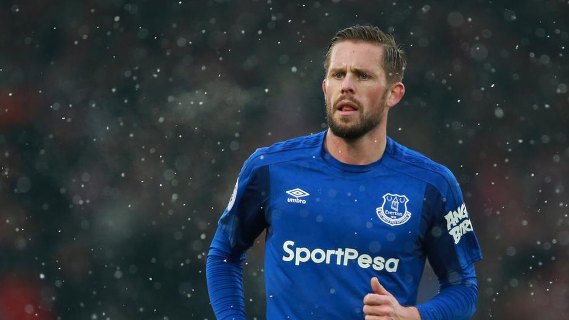 CBA球员用实力赢得球迷喝彩，cba球员用实力赢得球迷喝彩的是谁