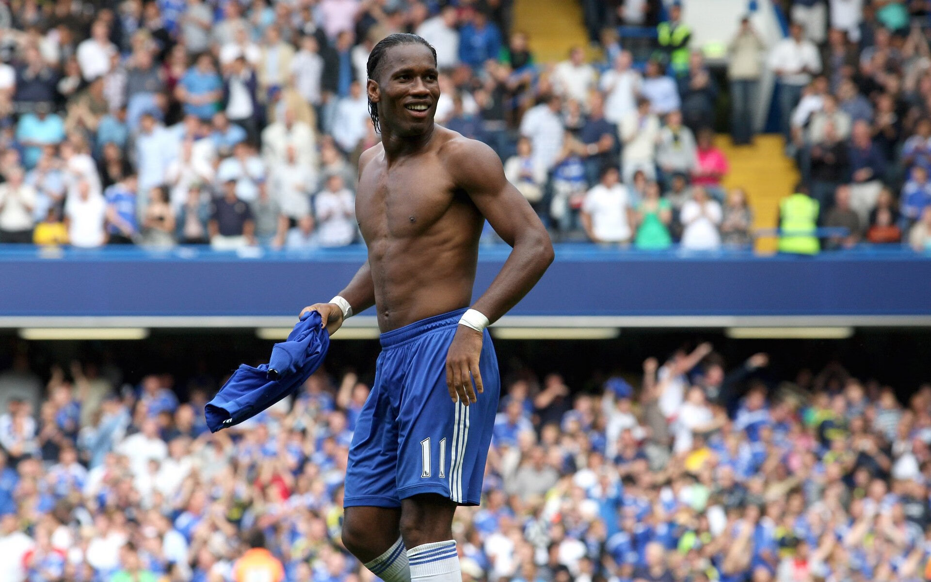 切尔西未能突破卡拉巴赫防线,2-2战平留下隐忧,切尔西战胜巴萨